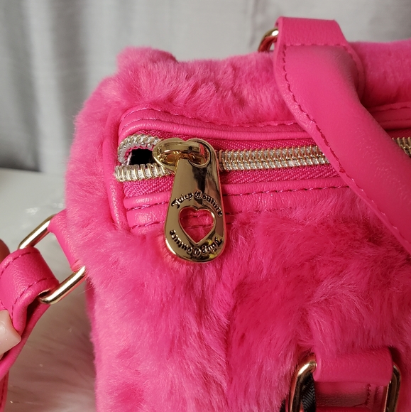 JUICY COUTURE pink free love fur satchel crossbody bag - Picture 8 of 9